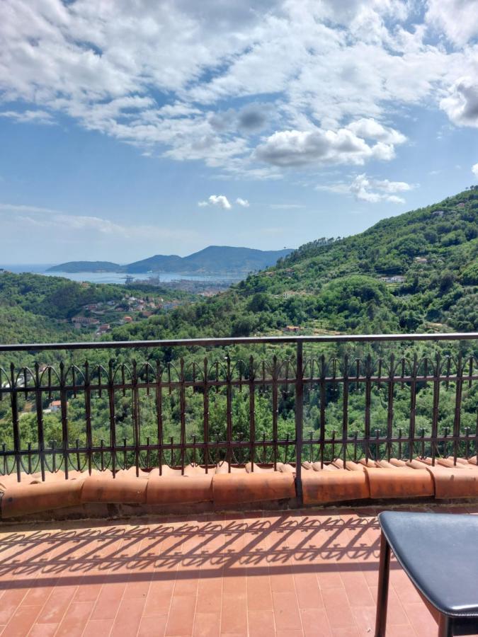 Agriturismo Oliva Azzurra Βίλα Valeriano Lunense Εξωτερικό φωτογραφία